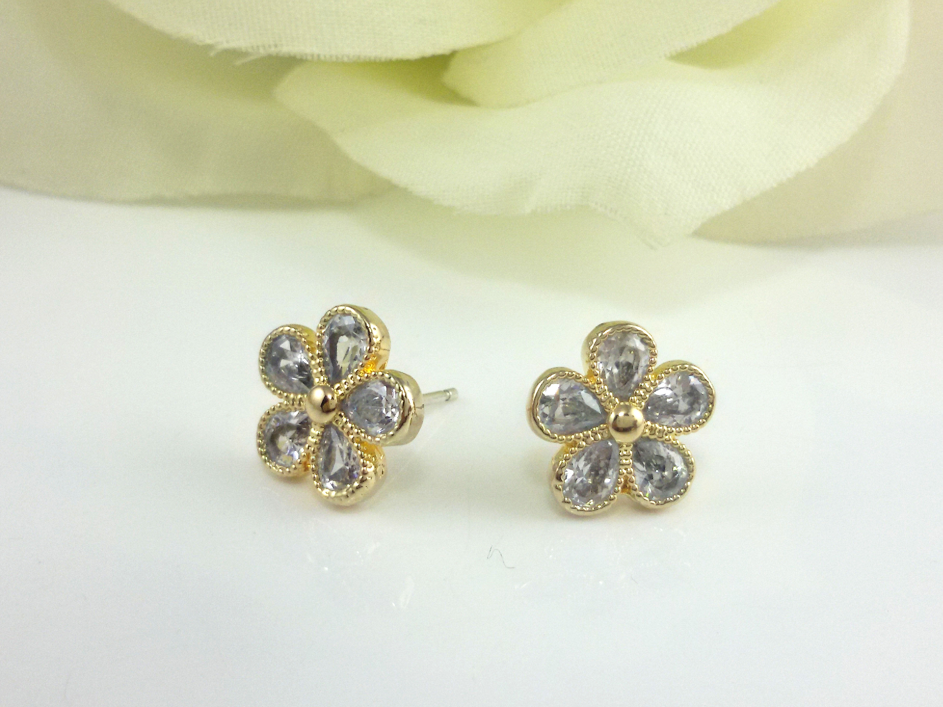Floret zircon earrings